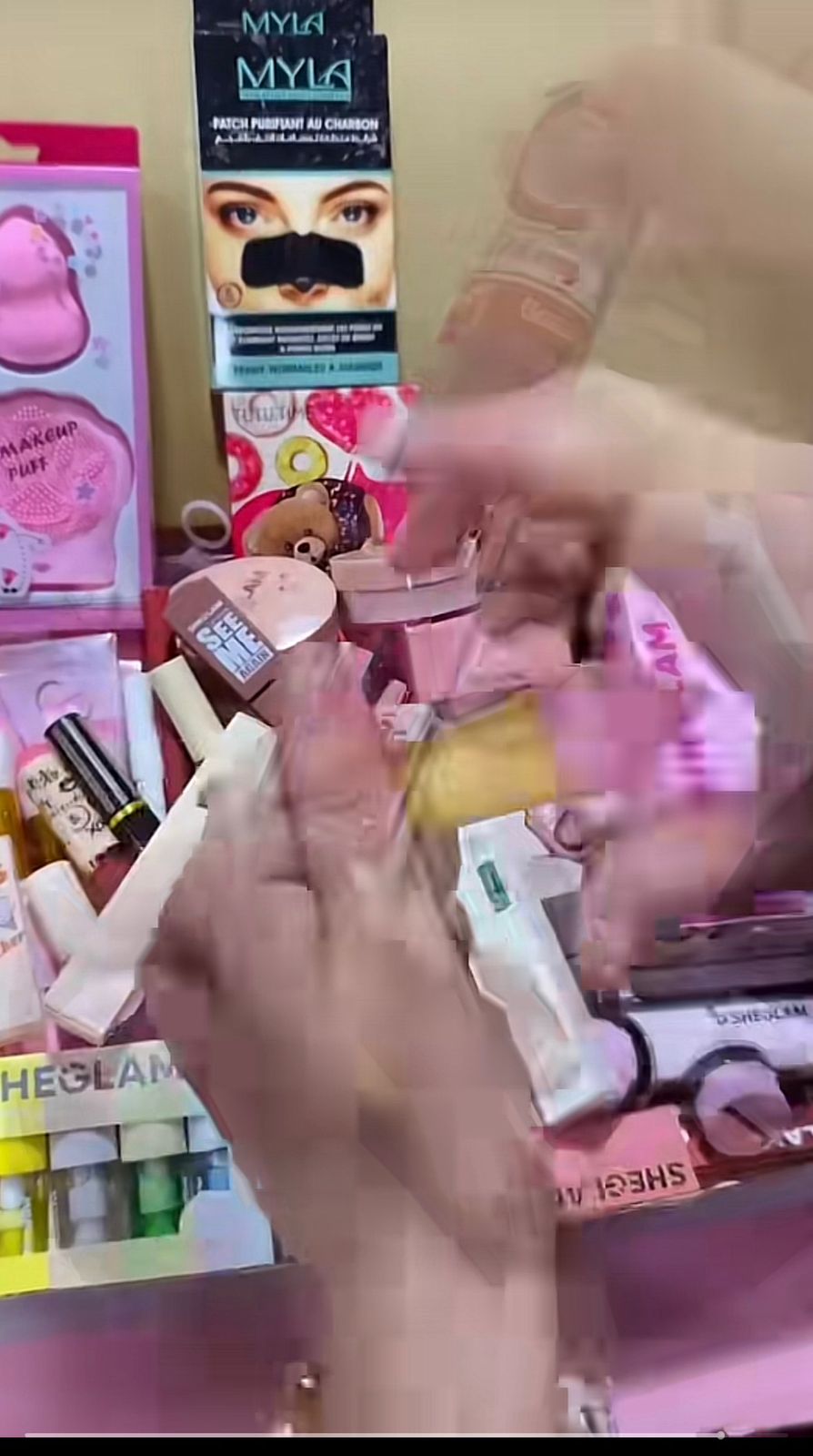 MAKEUP DEAL in 2300 Only