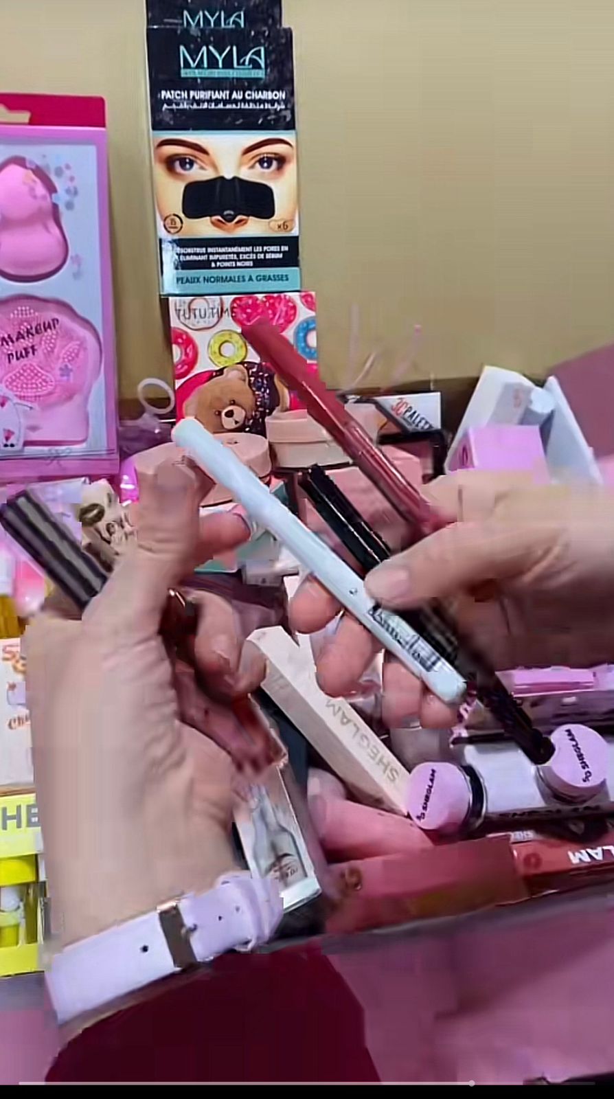 MAKEUP DEAL in 2300 Only