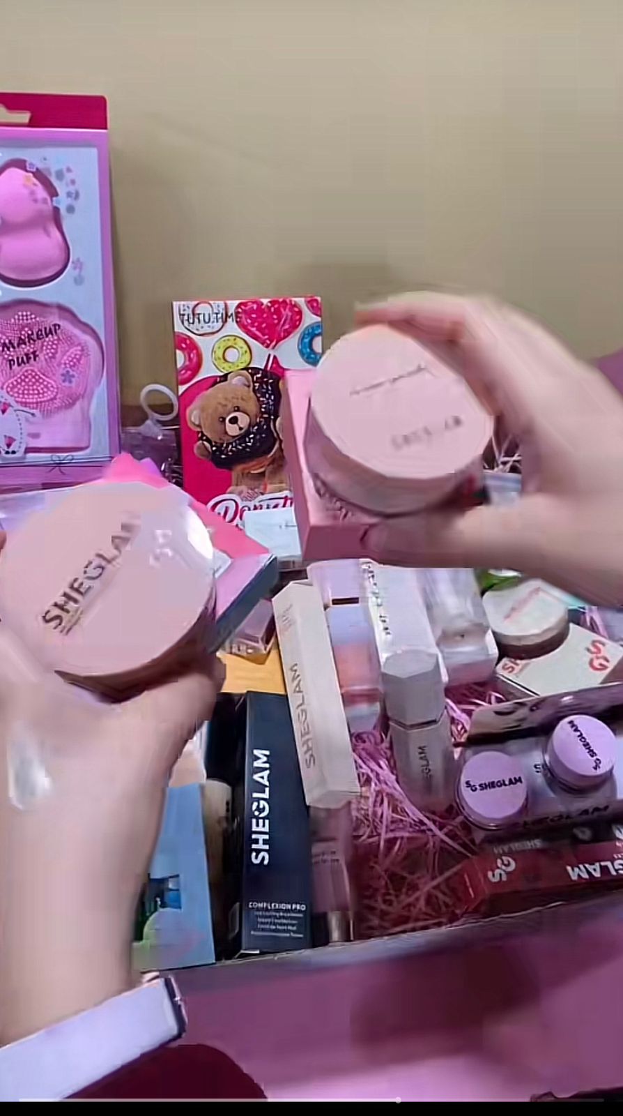 MAKEUP DEAL in 2300 Only