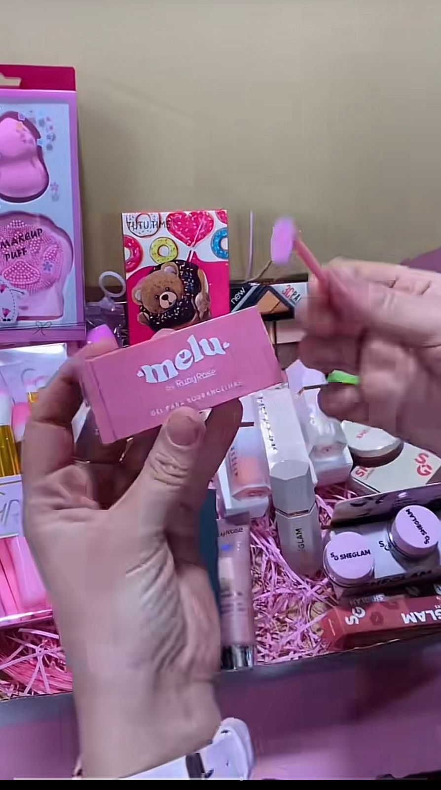 MAKEUP DEAL in 2300 Only